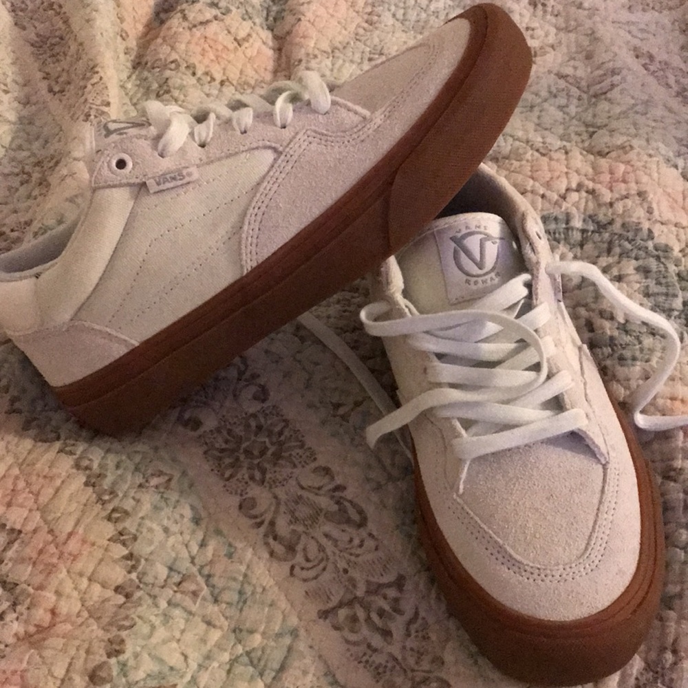 Vans - Picture 2 of 7
